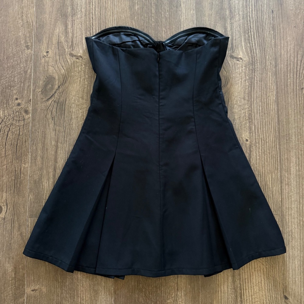 Peppermayo Victoria Strapless Mini Dress Size 4 Black Sweetheart Pleated Baddie - Picture 3 of 12